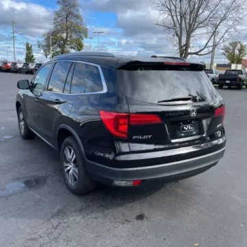 More photos of 2017 Honda Pilot EX-L at 101 Motors, NJ