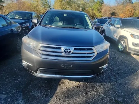 Photos of 2012 Toyota Highlander SE V6 for sale in Carlstadt, NJ at 101 Motors