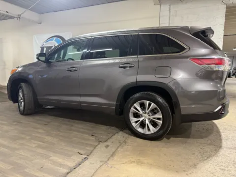 Another view of 2014 Toyota Highlander XLE V6 for sale in Carlstadt, NJ at 101 Motors