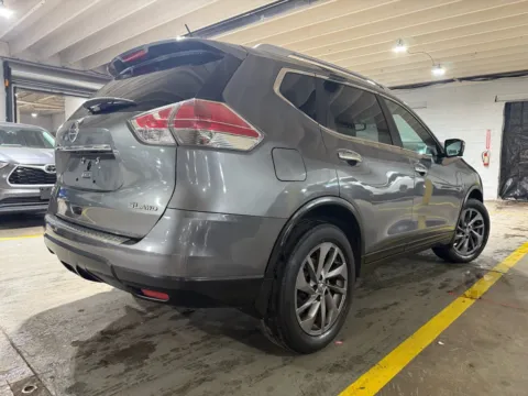 More photos of 2016 Nissan Rogue SL at 101 Motors, NJ
