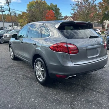 More photos of 2014 Porsche Cayenne at 101 Motors, NJ