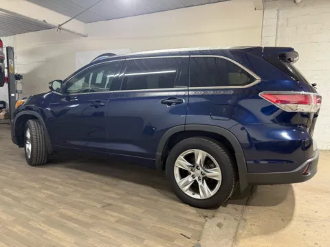 Another view of 2015 Toyota Highlander Limited V6 for sale in Carlstadt, NJ at 101 Motors