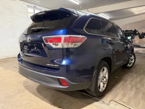 More photos of 2015 Toyota Highlander Limited V6 at 101 Motors, NJ