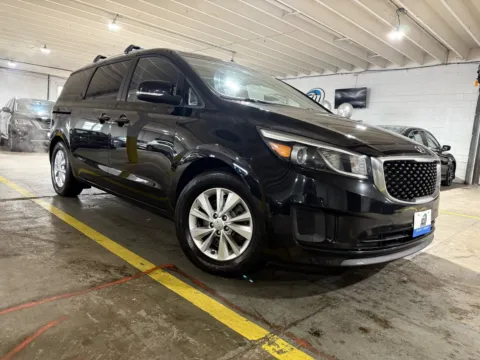 More photos of 2016 Kia Sedona LX at 101 Motors, NJ