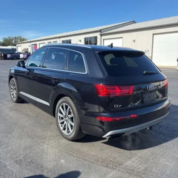 More photos of 2017 Audi Q7 3.0T Premium at 101 Motors, NJ
