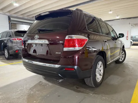 More photos of 2011 Toyota Highlander Limited V6 at 101 Motors, NJ