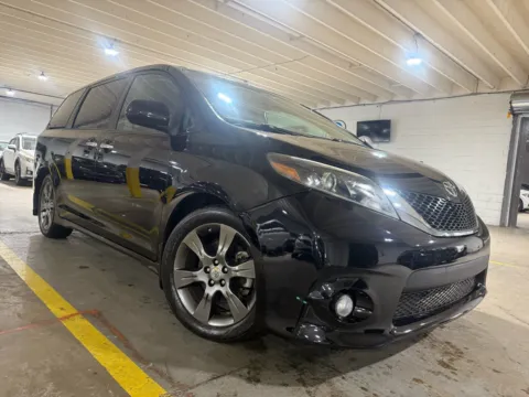 More photos of 2016 Toyota Sienna SE 8 Passenger at 101 Motors, NJ