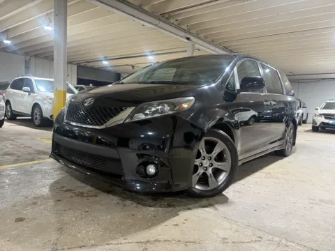 Black 2016 Toyota Sienna SE 8 Passenger for sale in Carlstadt, NJ