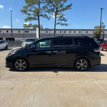 Another view of 2016 Toyota Sienna SE 8 Passenger for sale in Carlstadt, NJ at 101 Motors