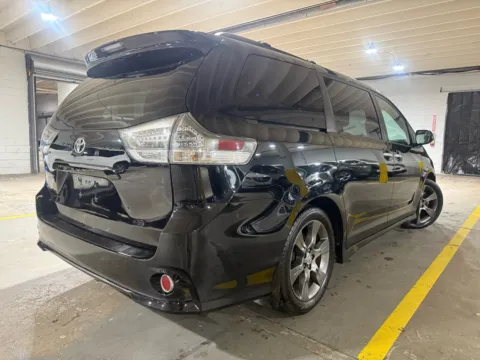 More photos of 2016 Toyota Sienna SE 8 Passenger at 101 Motors, NJ