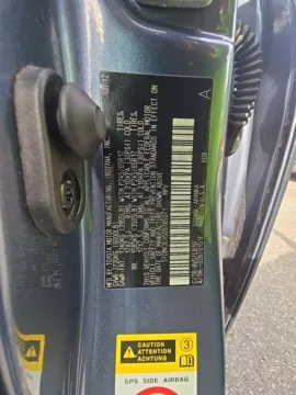 More photos of 2013 Toyota Highlander SE V6 at 101 Motors, NJ