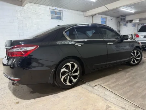 More photos of 2017 Honda Accord EX-L V6 at 101 Motors, NJ