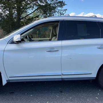 More photos of 2016 INFINITI QX60 at 101 Motors, NJ