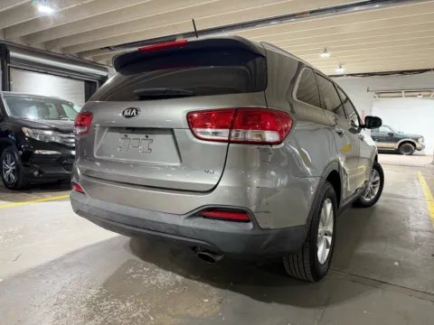More photos of 2017 Kia Sorento 3.3L LX at 101 Motors, NJ