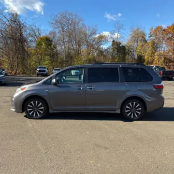 Another view of 2018 Toyota Sienna XLE 7 Passenger for sale in Carlstadt, NJ at 101 Motors