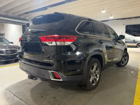 More photos of 2017 Toyota Highlander Limited Platinum at 101 Motors, NJ