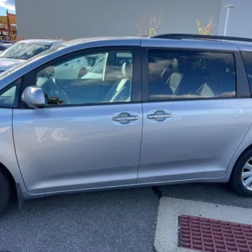 More photos of 2016 Toyota Sienna XLE 7 Passenger at 101 Motors, NJ