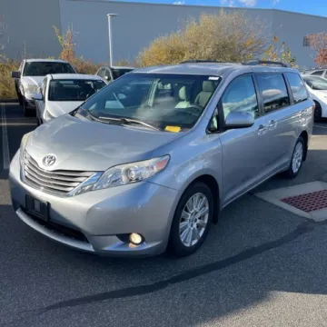 Silver 2016 Toyota Sienna XLE 7 Passenger for sale in Carlstadt, NJ
