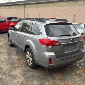More photos of 2011 Subaru Outback 2.5i Limited at 101 Motors, NJ