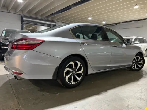 More photos of 2017 Honda Accord EX-L V6 at 101 Motors, NJ
