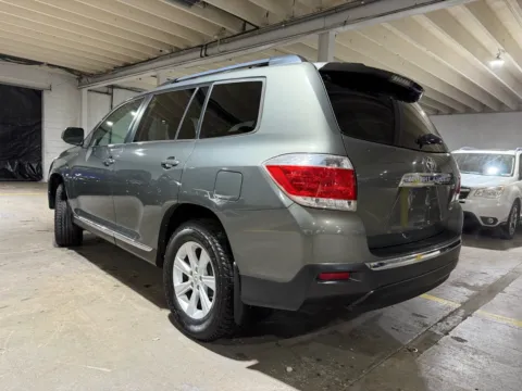 Another view of 2012 Toyota Highlander SE V6 for sale in Carlstadt, NJ at 101 Motors