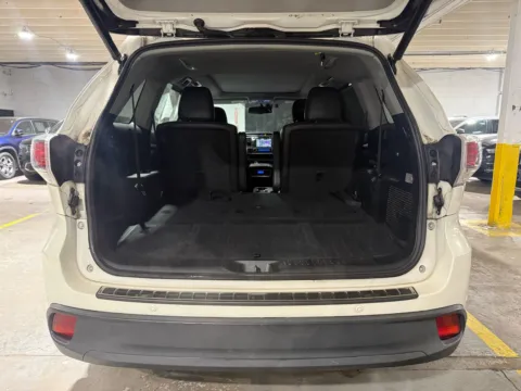 More photos of 2016 Toyota Highlander Limited Platinum V6 at 101 Motors, NJ