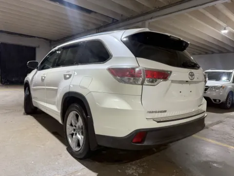 Another view of 2016 Toyota Highlander Limited Platinum V6 for sale in Carlstadt, NJ at 101 Motors