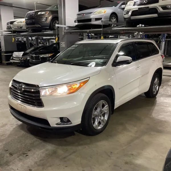 White 2016 Toyota Highlander Limited Platinum V6 for sale in Carlstadt, NJ