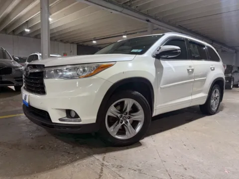 Photos of 2016 Toyota Highlander Limited Platinum V6 for sale in Carlstadt, NJ at 101 Motors