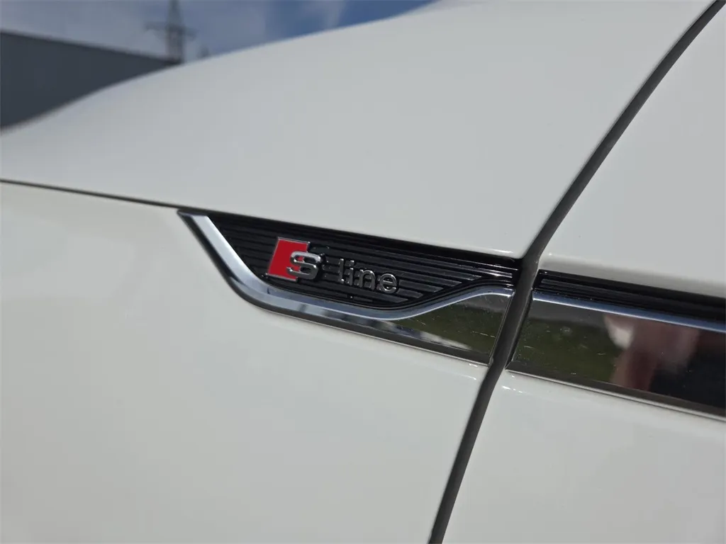 2022 Audi A5 Premium S line Quattro photo 3
