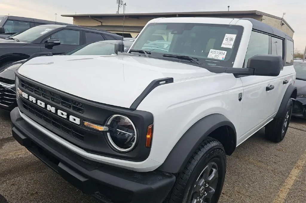 White 2025 Ford Bronco Big Bend for sale in Columbus, OH