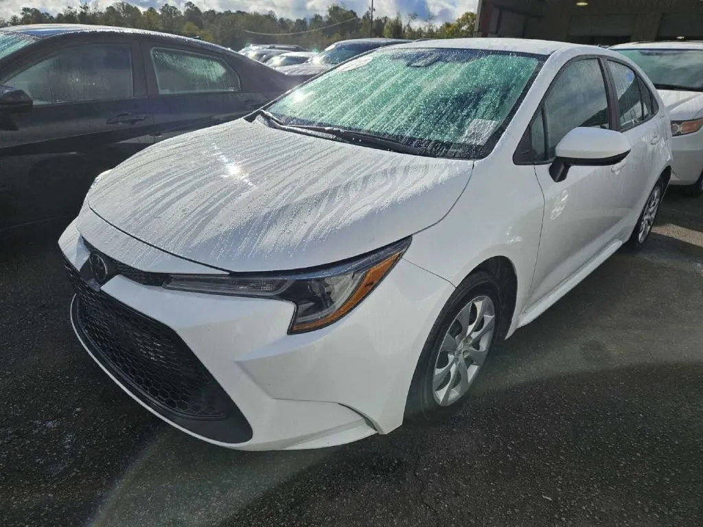 2022 Toyota Corolla LE's photo