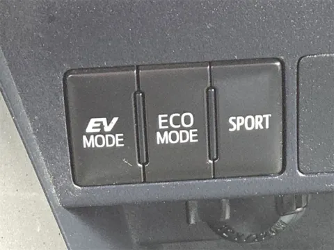 More photos of 2017 Toyota RAV4 Hybrid XLE at SAVVY AUTO SALES LLC, OH