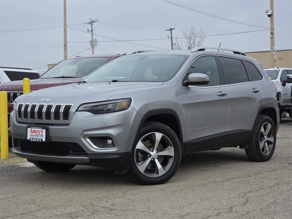 Silver 2019 Jeep Cherokee Limited for sale in Columbus, OH