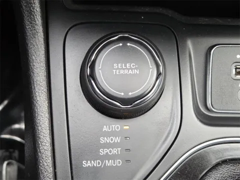 More photos of 2019 Jeep Cherokee Limited at SAVVY AUTO SALES LLC, OH