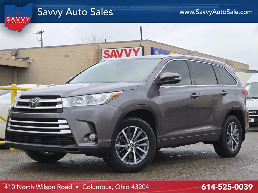 Brown 2018 Toyota Highlander XLE for sale in Columbus, OH