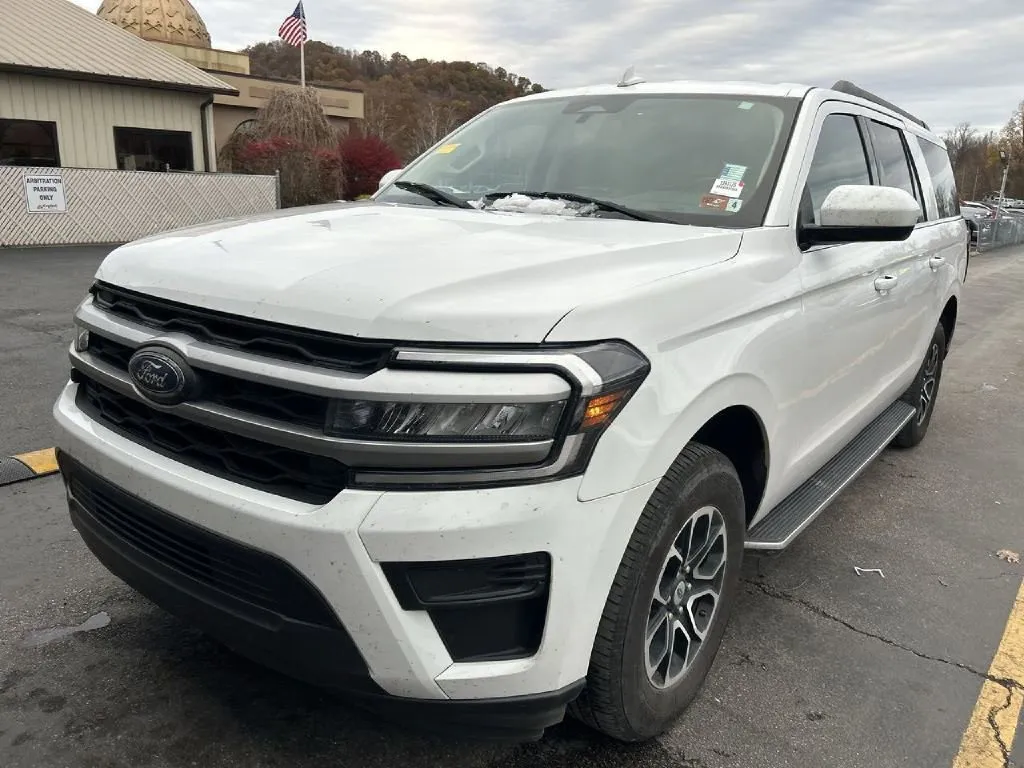 White 2023 Ford Expedition Max XLT for sale in Columbus, OH