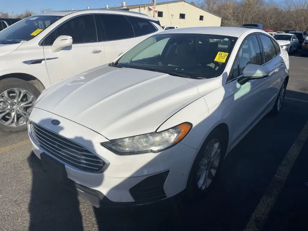 White 2020 Ford Fusion Hybrid SE for sale in Columbus, OH