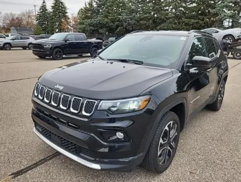 Black 2023 Jeep Compass Limited for sale in Columbus, OH
