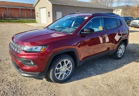 Red 2022 Jeep Compass Latitude Lux for sale in Columbus, OH