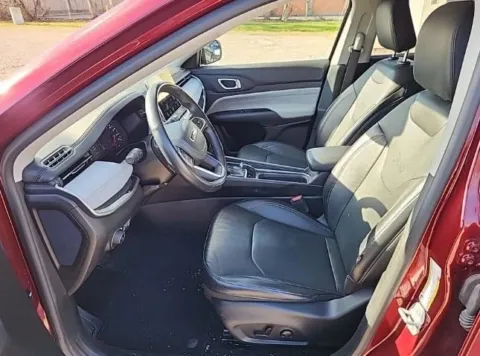 Photos of 2022 Jeep Compass Latitude Lux for sale in Columbus, OH at SAVVY AUTO SALES LLC