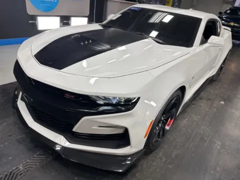 White 2019 Chevrolet Camaro SS for sale in Columbus, OH