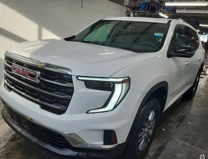 White 2025 GMC Acadia Elevation for sale in Columbus, OH