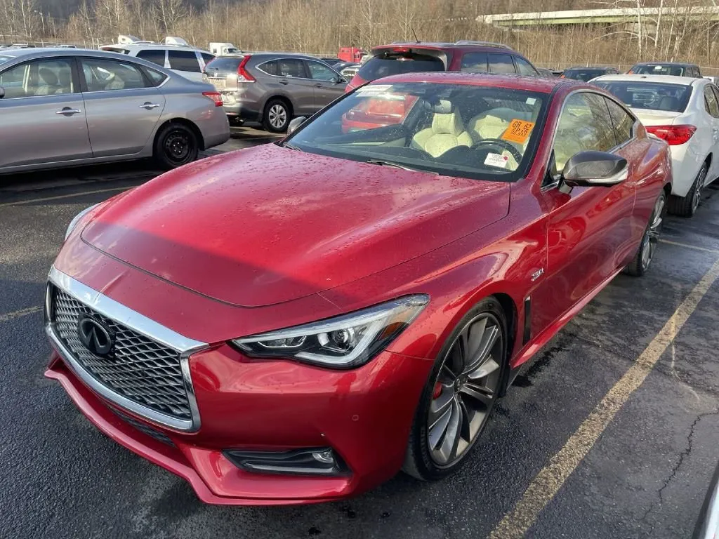 Red 2018 INFINITI Q60 Red Sport 400 for sale in Columbus, OH