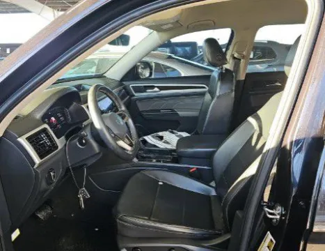 Photos of 2022 Volkswagen Atlas 3.6L V6 SE w/Technology for sale in Columbus, OH at SAVVY AUTO SALES LLC