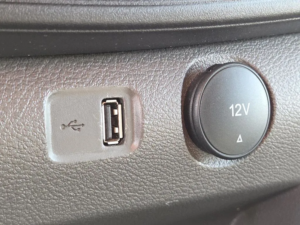 2024 Ford Transit Passenger Van XLT - Photo 33