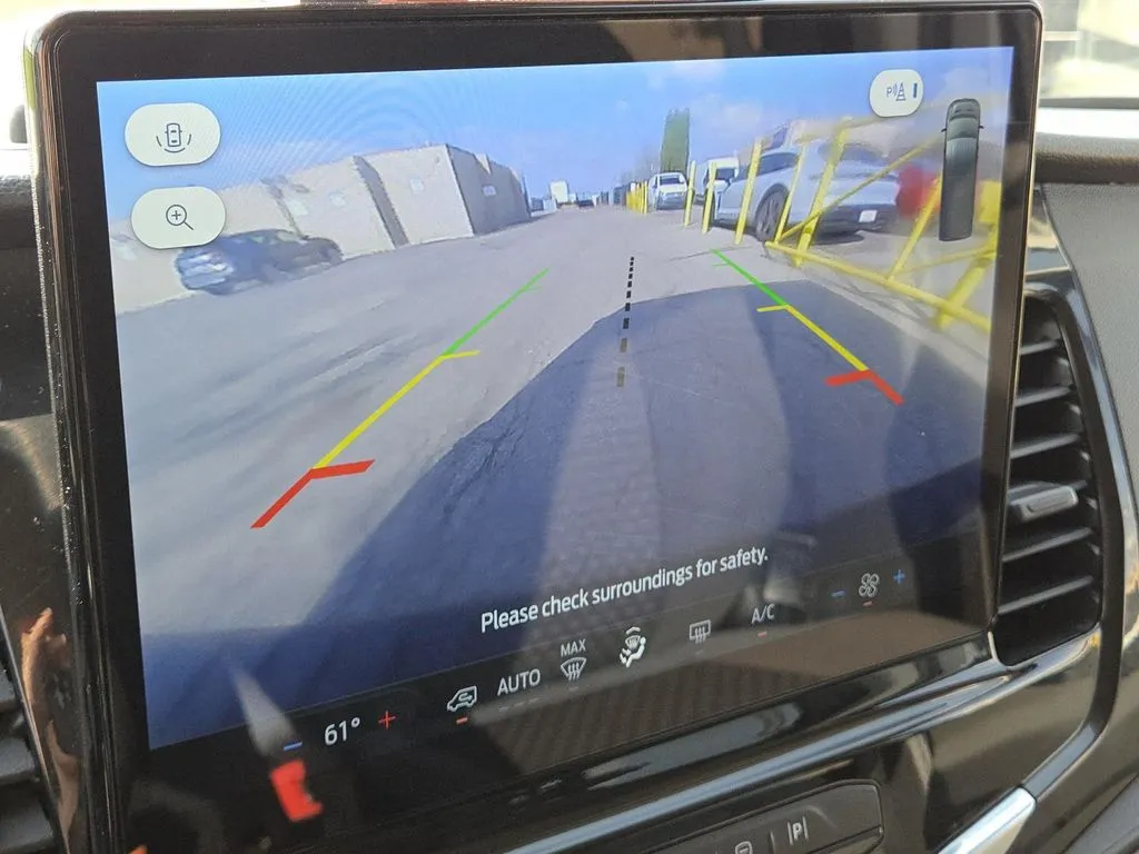 2024 Ford Transit Passenger Van XLT - Photo 32