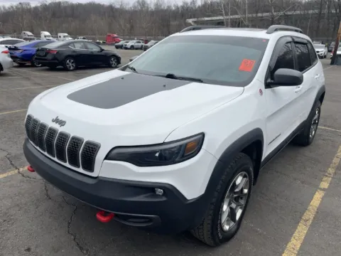 White 2019 Jeep Cherokee Trailhawk for sale in Columbus, OH
