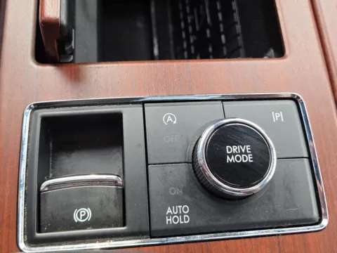 More photos of 2022 Lincoln Navigator L Reserve at SAVVY AUTO SALES LLC, OH