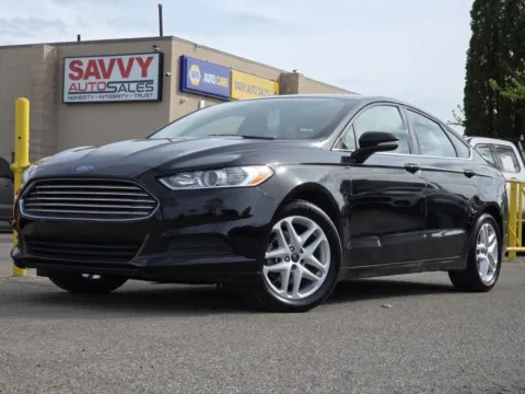 Black 2016 Ford Fusion SE for sale in Columbus, OH